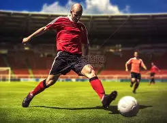 足球赛场再起风云：南城青龙队读秒绝平三湘火狐队，新援首秀制胜更衣室氛围正向(火龙九霄起风云)