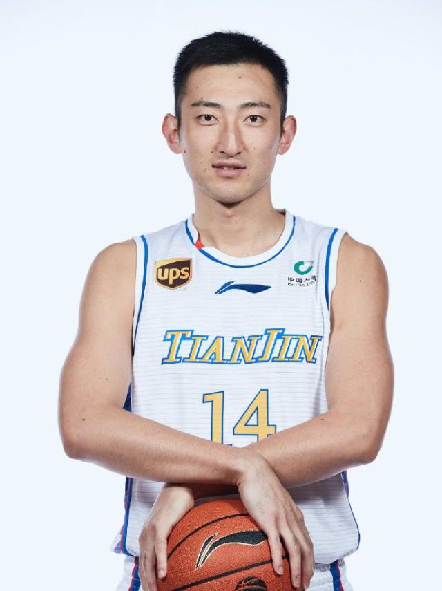  国际比赛日AC米兰调整名单以备CBA季后赛，队长鼓劲环节打磨，信心回归，纪律约束更严格