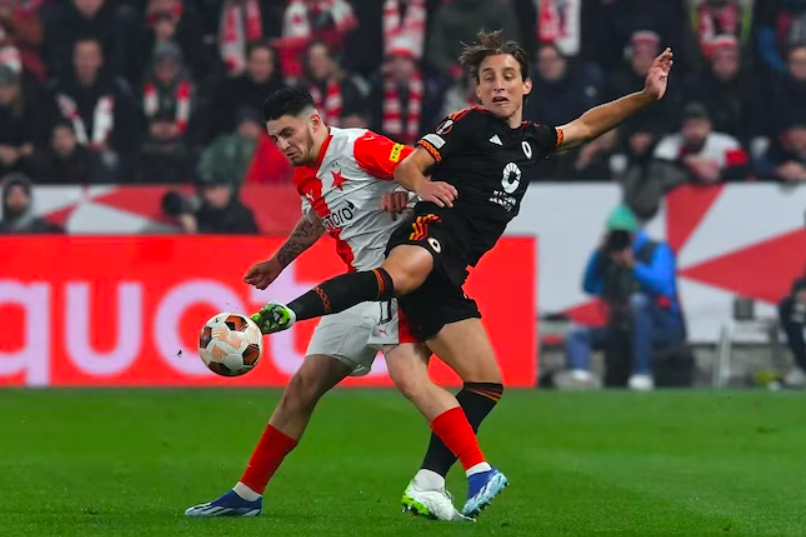 包含赛地聚焦——欧联关键时刻热度飙升，迈阿密热火刷新队史纪录，悬念犹存，心理建设被强调的词条