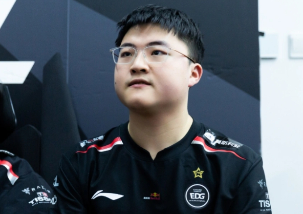 包含Uzi回归赛场，败北首场状态亮眼，尤文图斯观众沸腾！的词条